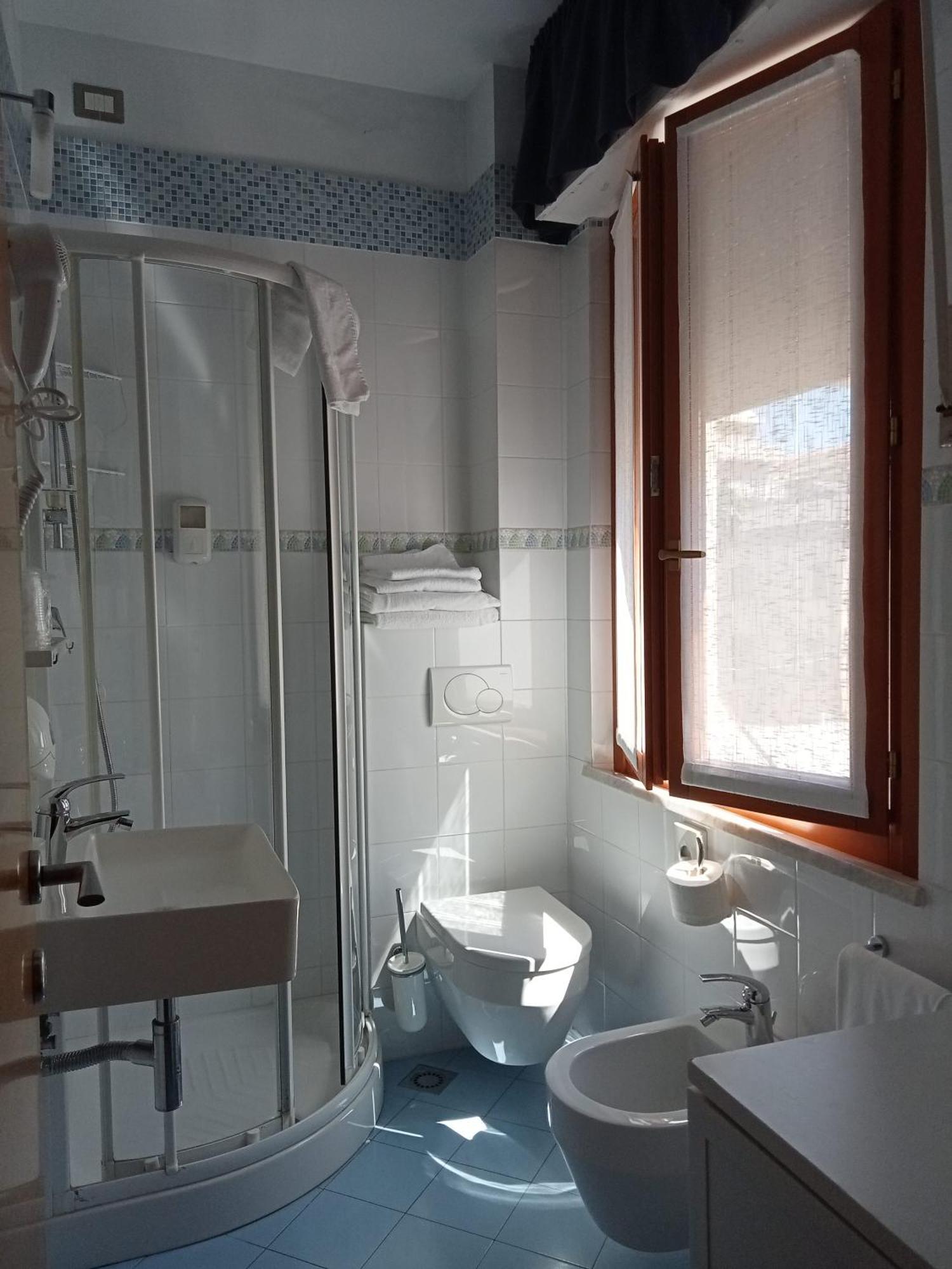 Hotel Centrale 산베네데토델트론토 외부 사진